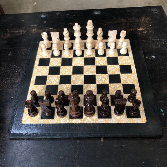 Scrapbook Chess Set - Vintage Yellow - Picture 9 of 13